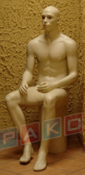 vybavení obchodu figuríny věšáky stojany doplňky Polsko